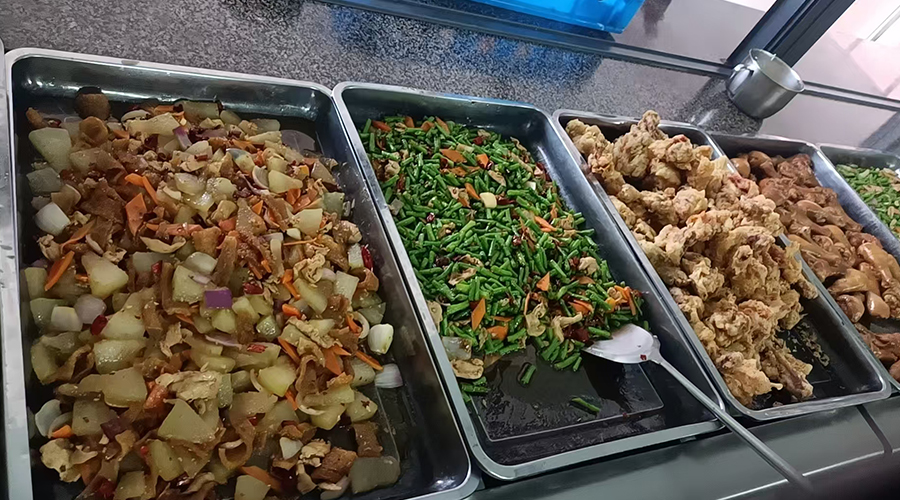 盛夏的來臨，金環(huán)電器關懷工人飲食