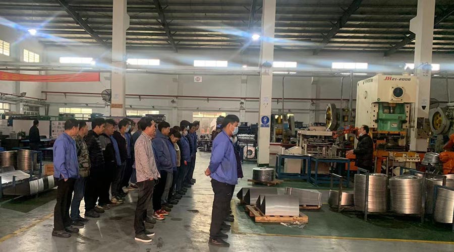 意氣奮發(fā)！金環(huán)電器沖壓車間組織人員開展例行早會